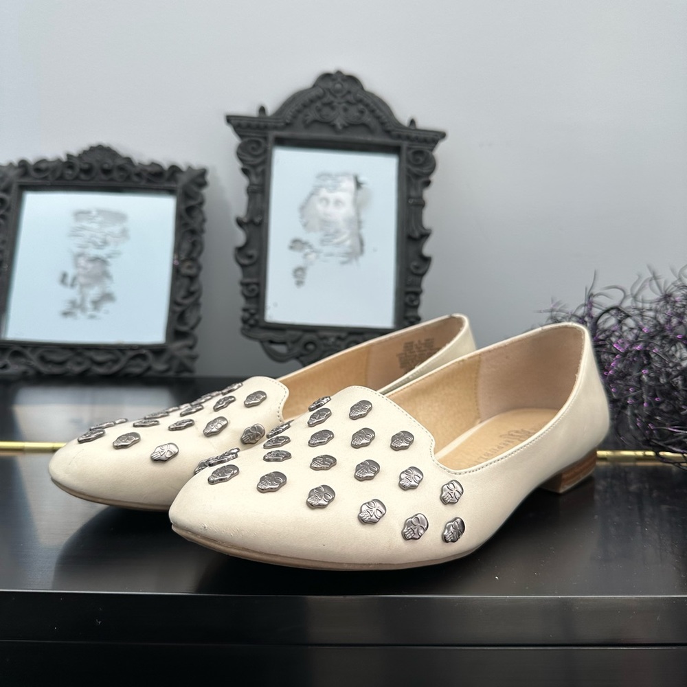 Rock & Republic Womens SKULL Studded Loafers Flats Size 9 slip on HALLOWEEN